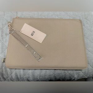 BÉIS Beisics Laptop Pouch/Sleeve in Beige - NWT